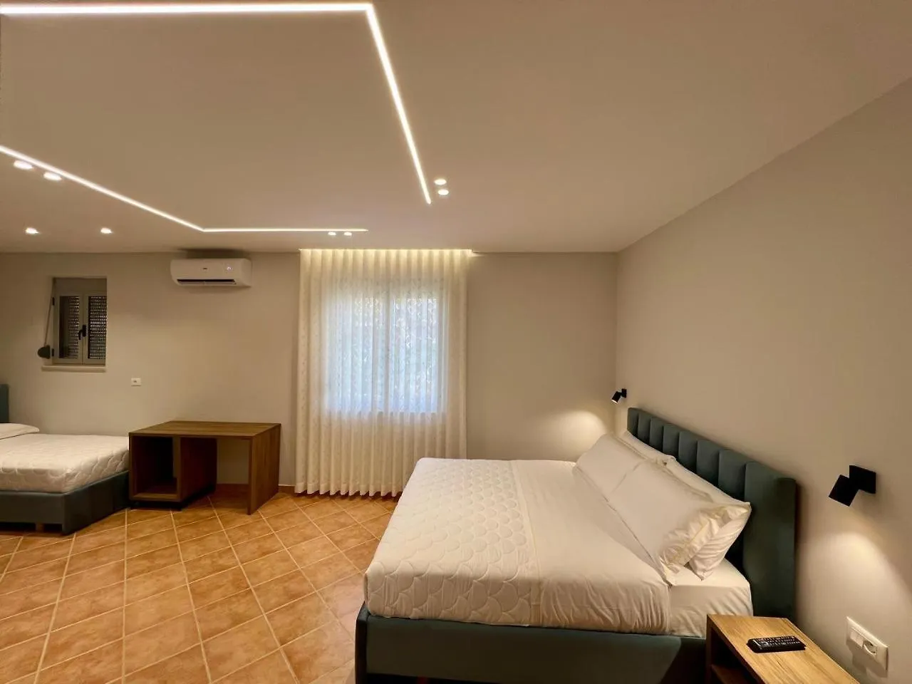 Vila Enso Berat Pensión